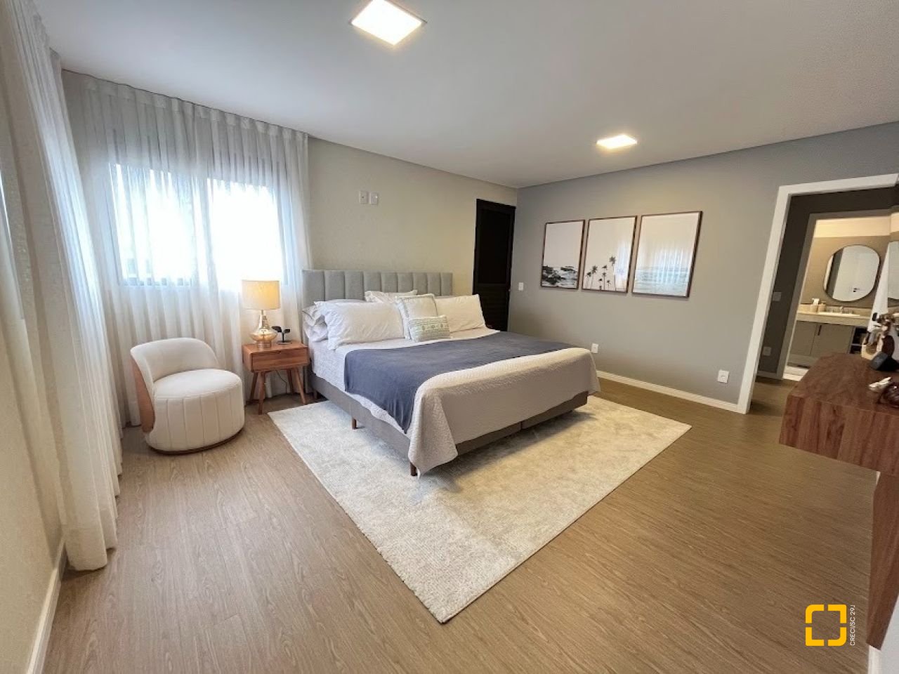 Cobertura com 137m², 4 quartos (sendo 4 suítes), 2 garagens, no bairro Jurerê em Florianópolis