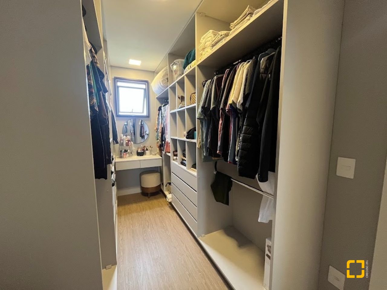 Cobertura com 137m², 4 quartos (sendo 4 suítes), 2 garagens, no bairro Jurerê em Florianópolis