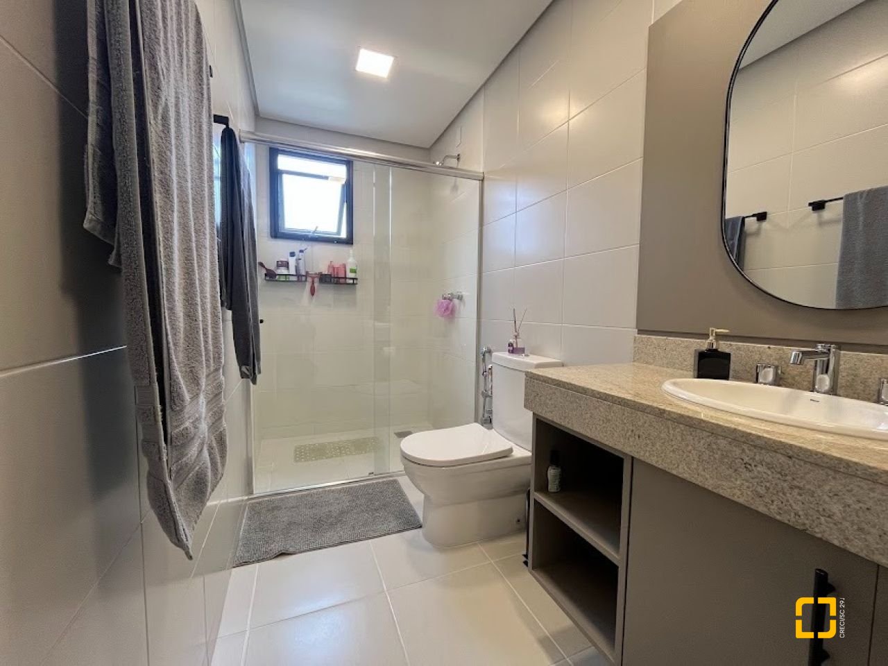 Cobertura com 137m², 4 quartos (sendo 4 suítes), 2 garagens, no bairro Jurerê em Florianópolis