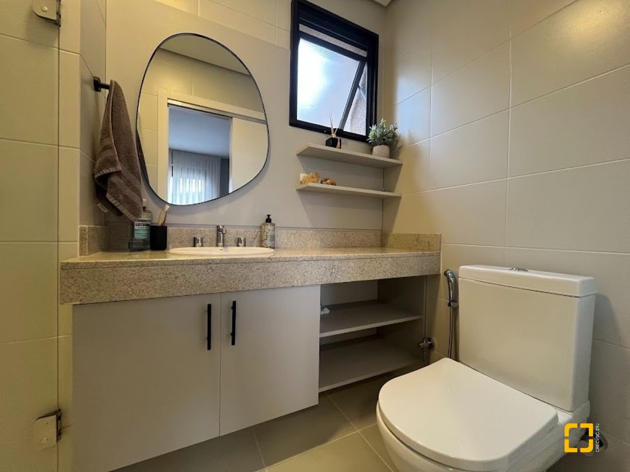 Cobertura com 137m², 4 quartos (sendo 4 suítes), 2 garagens, no bairro Jurerê em Florianópolis