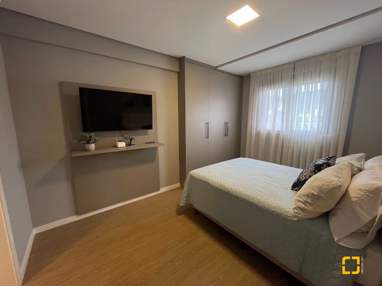 Cobertura com 137m², 4 quartos (sendo 4 suítes), 2 garagens, no bairro Jurerê em Florianópolis