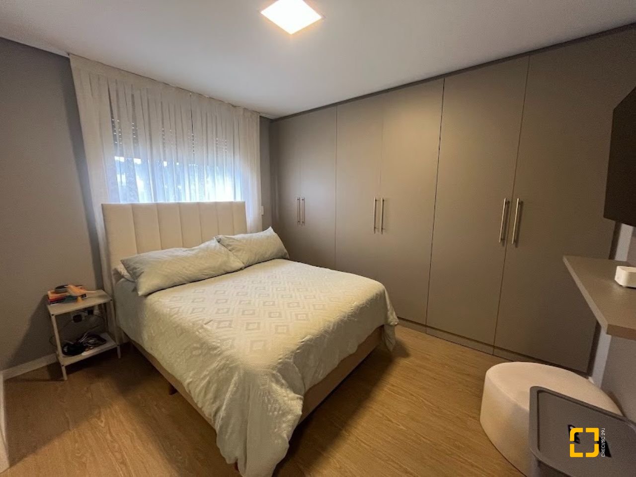 Cobertura com 137m², 4 quartos (sendo 4 suítes), 2 garagens, no bairro Jurerê em Florianópolis