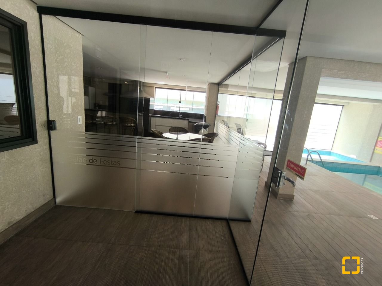 Cobertura com 137m², 4 quartos (sendo 4 suítes), 2 garagens, no bairro Jurerê em Florianópolis