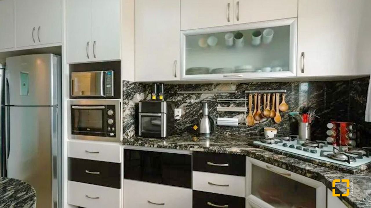 Cobertura com 337m², 3 quartos (sendo 1 suíte), 3 garagens, no bairro Balneário em Florianópolis