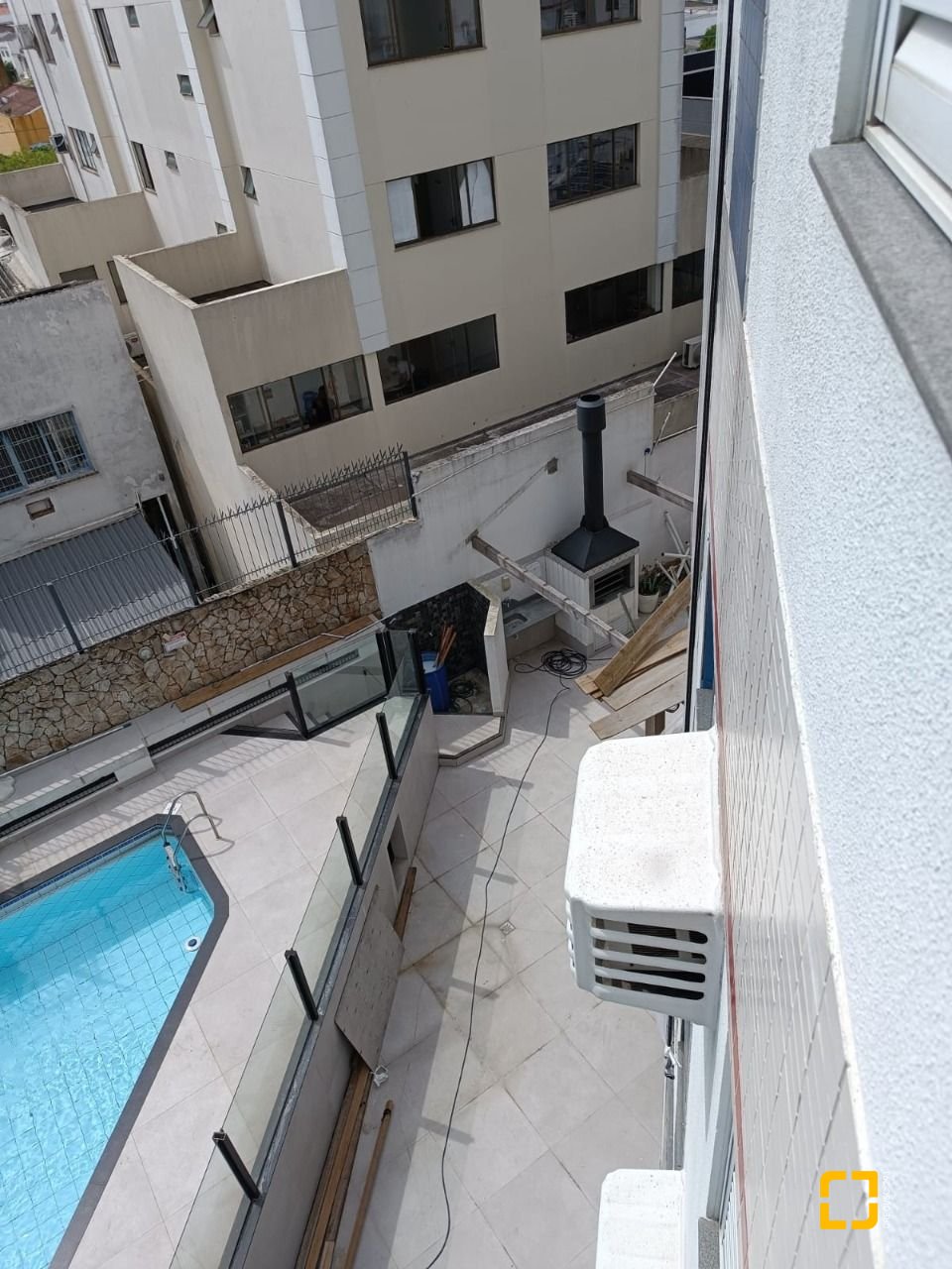 Apartamento com 151m², 4 quartos (sendo 1 suíte), 2 garagens, no bairro Centro em Florianópolis