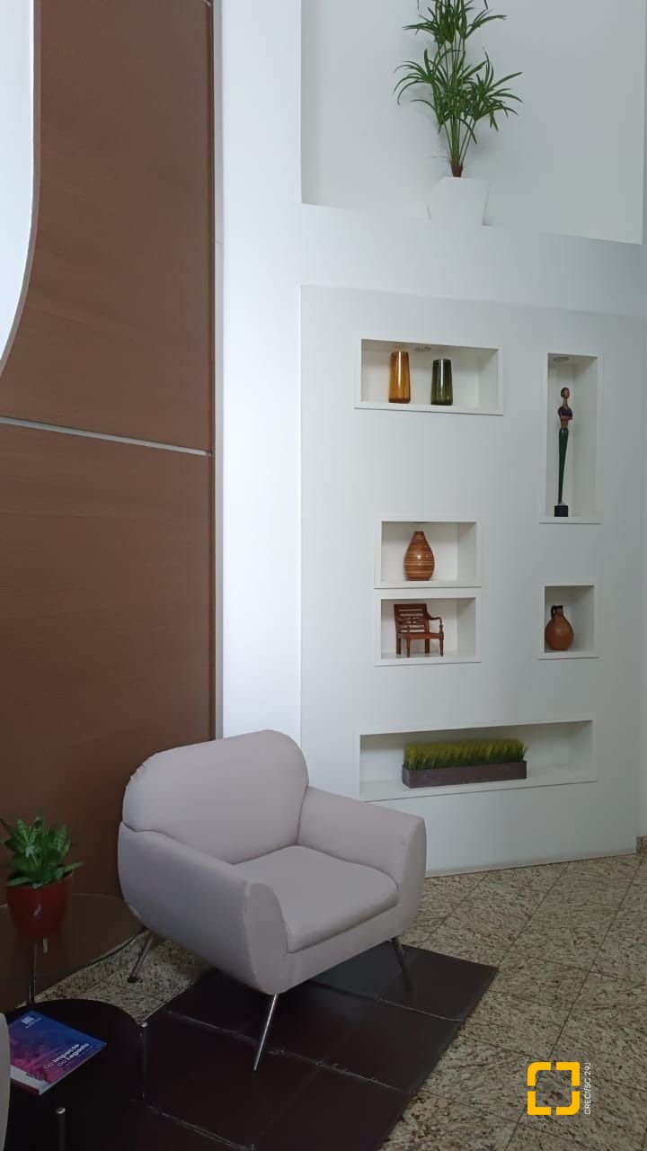 Apartamento com 151m², 4 quartos (sendo 1 suíte), 2 garagens, no bairro Centro em Florianópolis