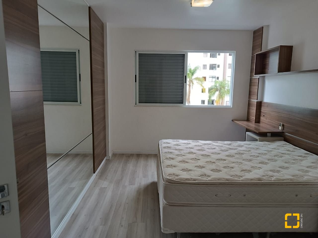 Apartamento com 151m², 4 quartos (sendo 1 suíte), 2 garagens, no bairro Centro em Florianópolis