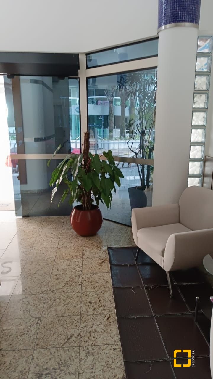 Apartamento com 151m², 4 quartos (sendo 1 suíte), 2 garagens, no bairro Centro em Florianópolis