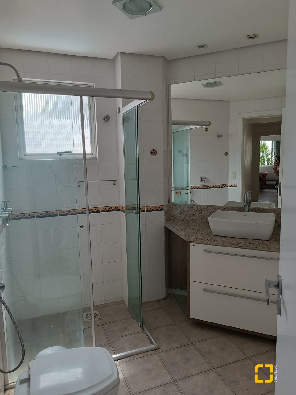 Apartamento com 151m², 4 quartos (sendo 1 suíte), 2 garagens, no bairro Centro em Florianópolis