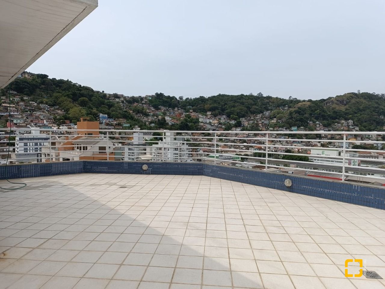 Apartamento com 151m², 4 quartos (sendo 1 suíte), 2 garagens, no bairro Centro em Florianópolis