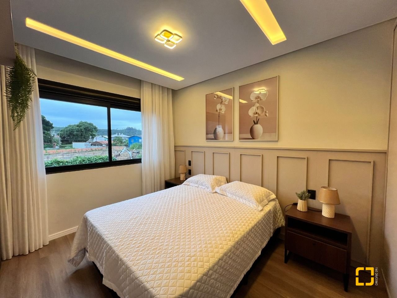 Casa de Condomínio com 185m², 6 quartos (sendo 3 suítes), 2 garagens, no bairro Cachoeira do Bom Jesus em Florianópolis