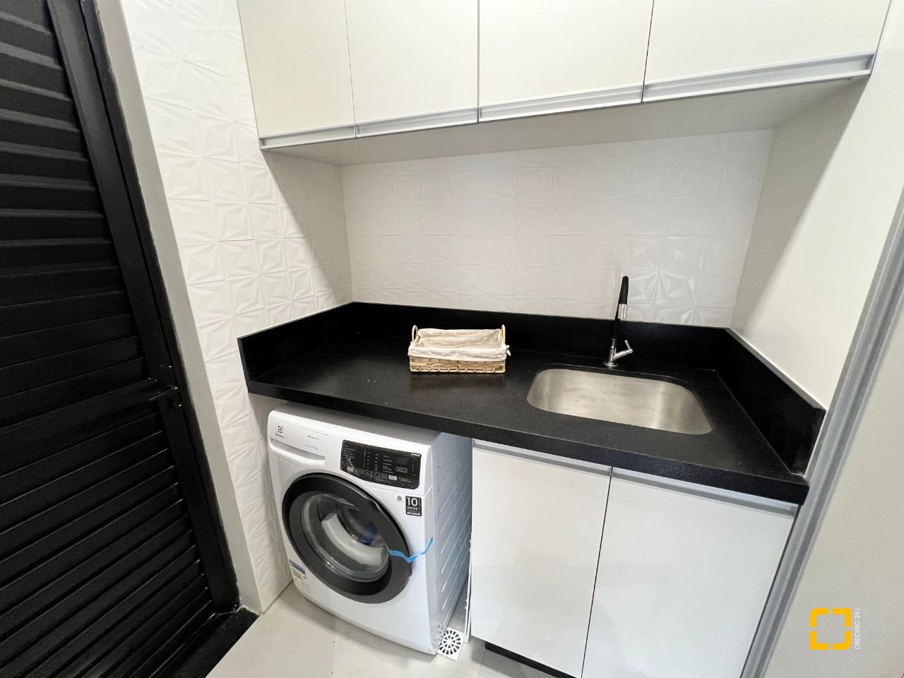 Casa de Condomínio com 185m², 6 quartos (sendo 3 suítes), 2 garagens, no bairro Cachoeira do Bom Jesus em Florianópolis