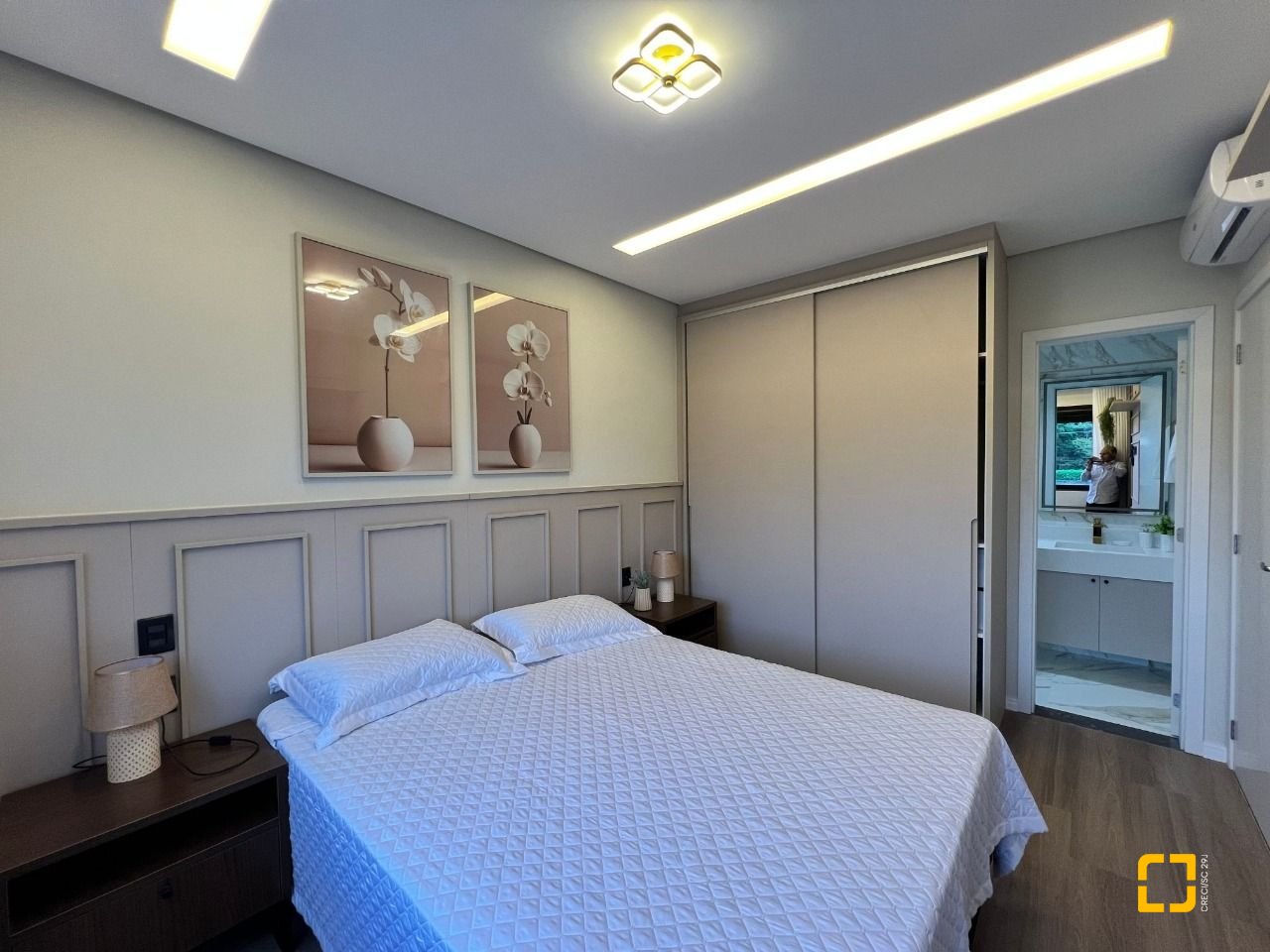 Casa de Condomínio com 185m², 6 quartos (sendo 3 suítes), 2 garagens, no bairro Cachoeira do Bom Jesus em Florianópolis