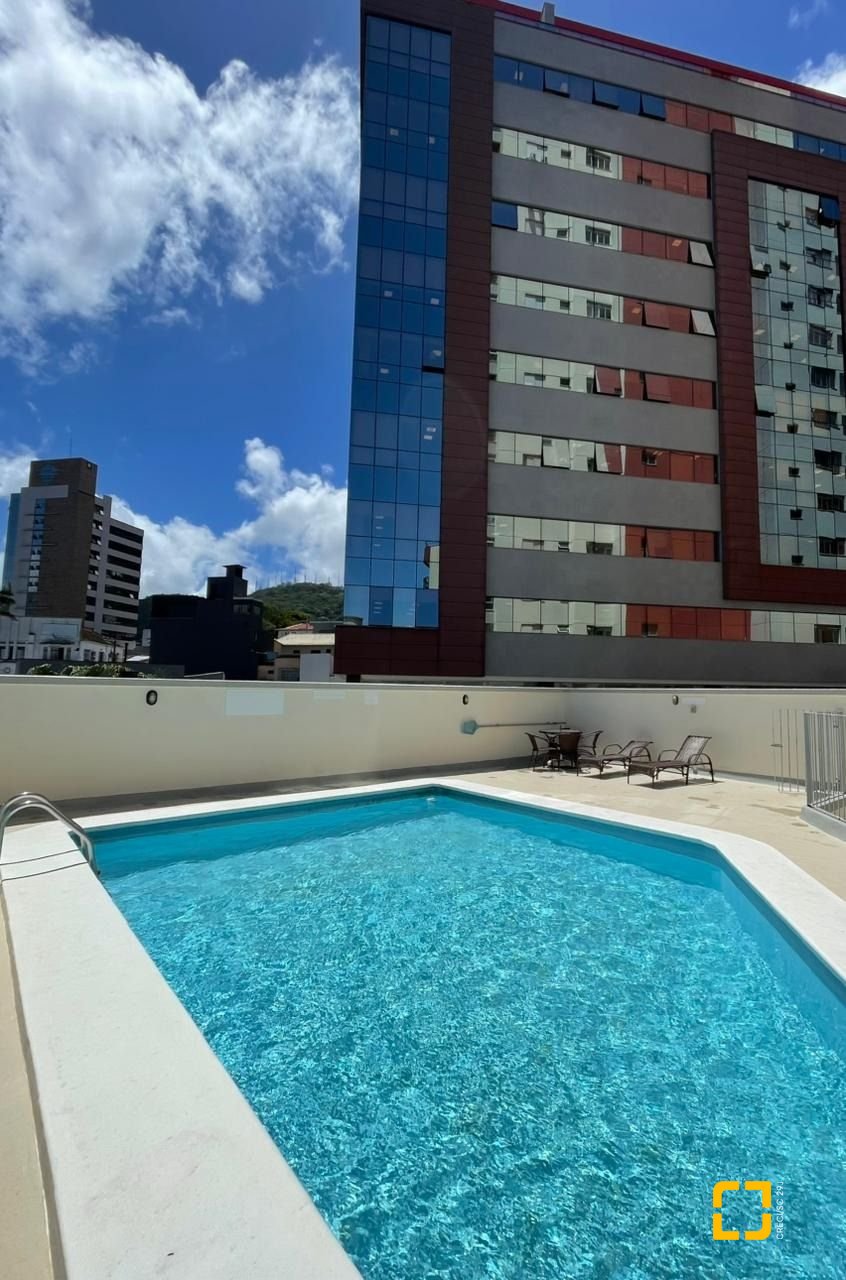 Apartamento com 59m², 2 quartos, 1 garagem, no bairro Centro em Florianópolis