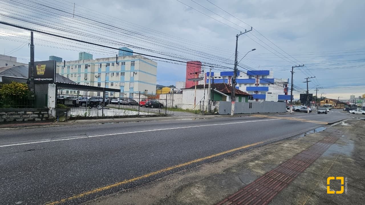 Terreno com 1753m², no bairro Praia Comprida em São José