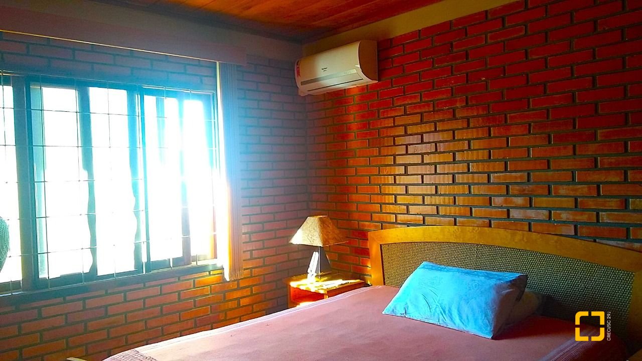 Casa com 153m², 4 quartos (sendo 1 suíte), 1 garagem, no bairro Ingleses em Florianópolis