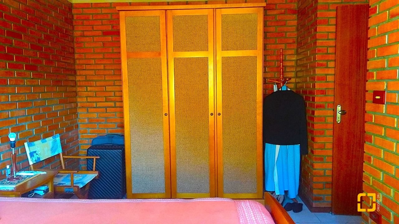 Casa com 153m², 4 quartos (sendo 1 suíte), 1 garagem, no bairro Ingleses em Florianópolis