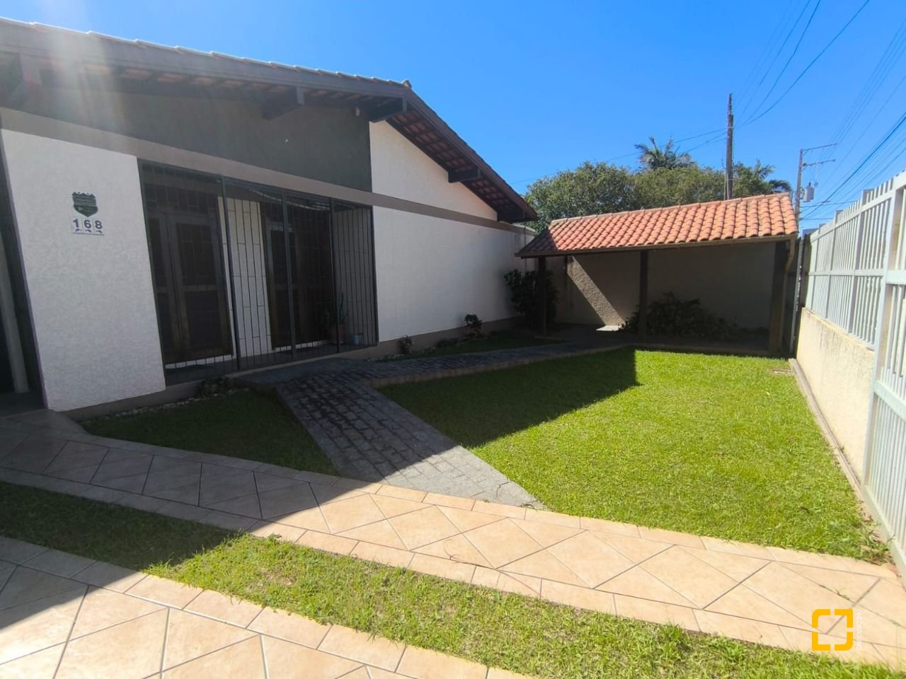 Casa com 153m², 4 quartos (sendo 1 suíte), 1 garagem, no bairro Ingleses em Florianópolis