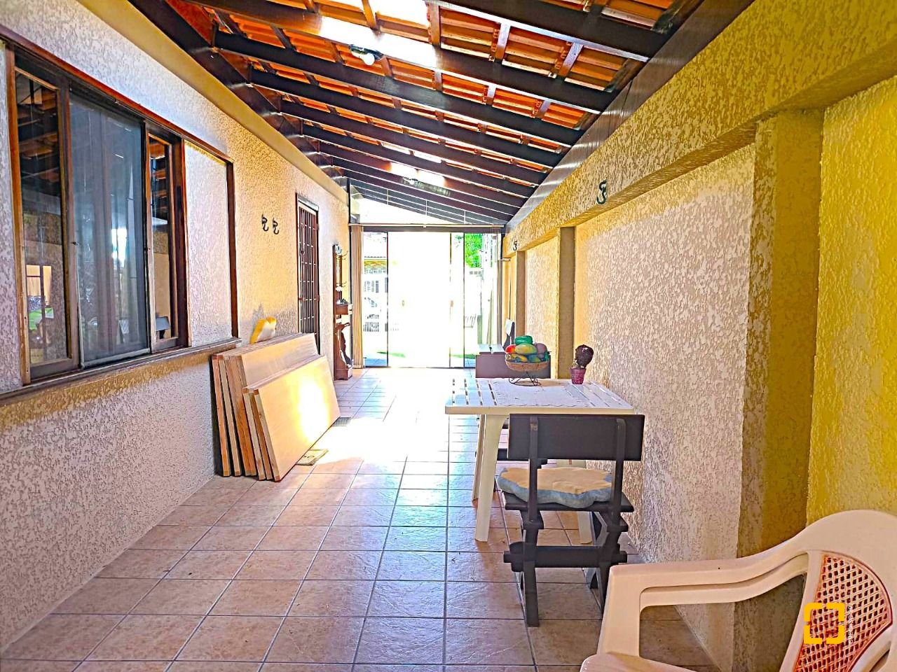 Casa com 153m², 4 quartos (sendo 1 suíte), 1 garagem, no bairro Ingleses em Florianópolis