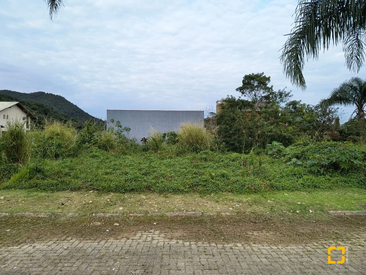 Terreno com 403m², no bairro Pântano do Sul em Florianópolis