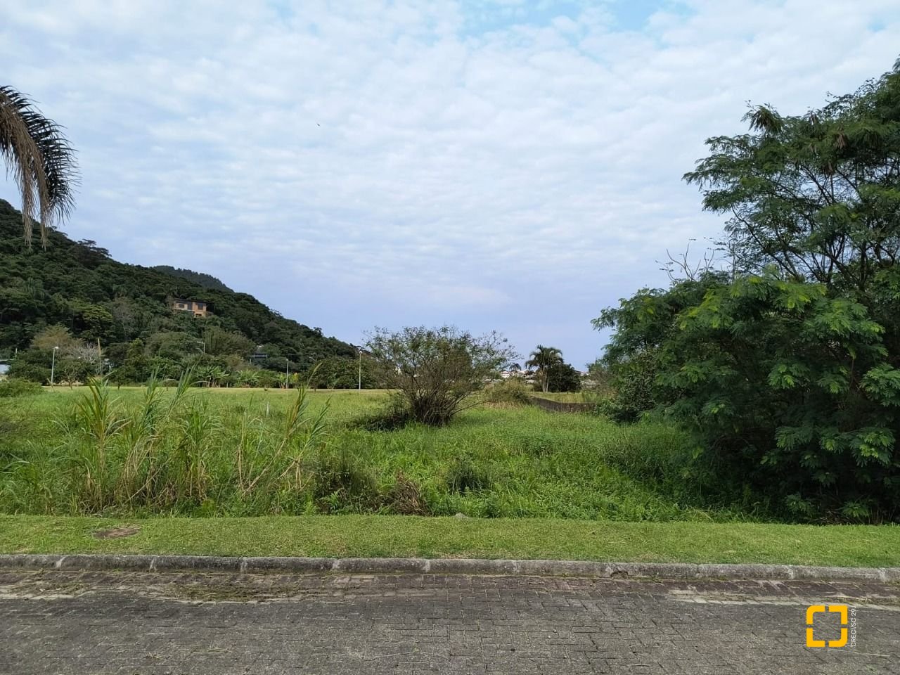 Terreno com 403m², no bairro Pântano do Sul em Florianópolis