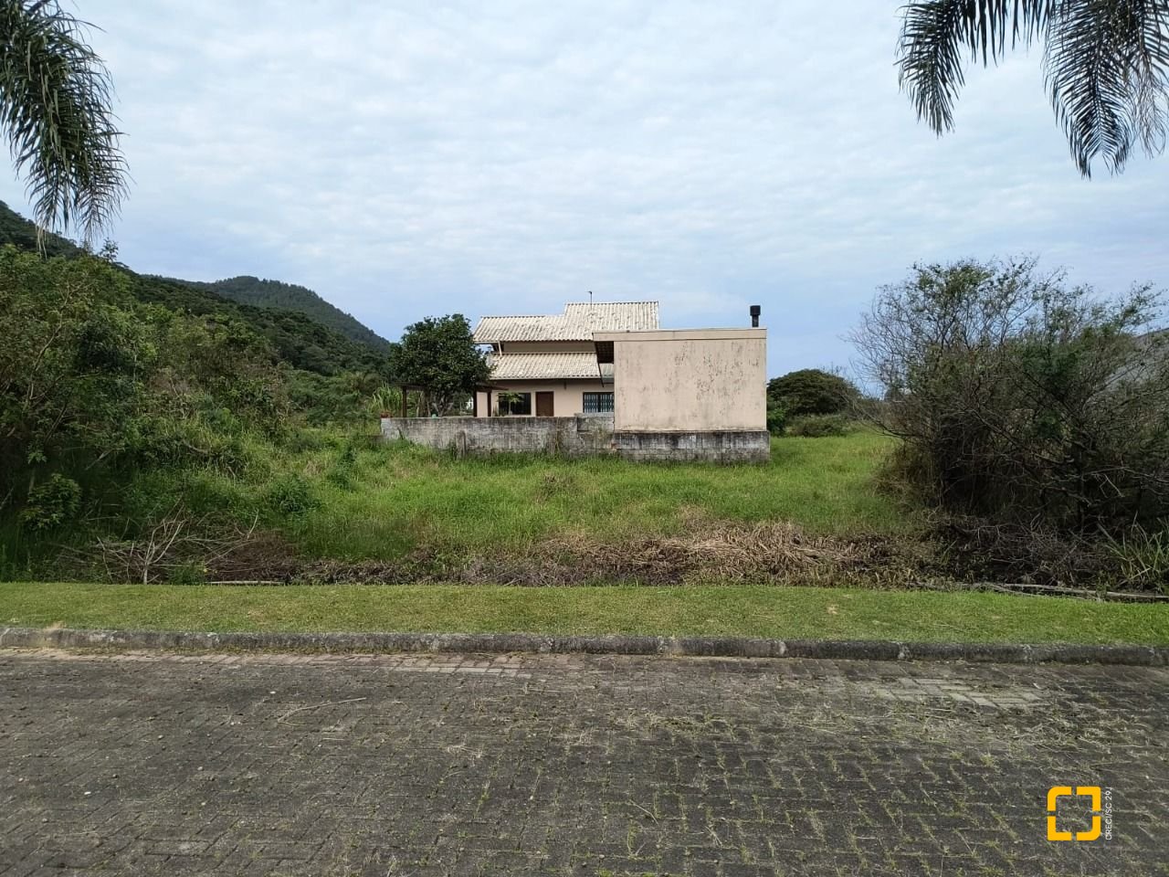 Terreno com 403m², no bairro Pântano do Sul em Florianópolis