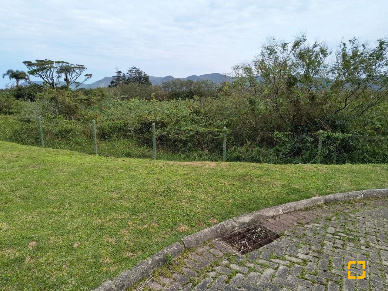 Terreno com 403m², no bairro Pântano do Sul em Florianópolis