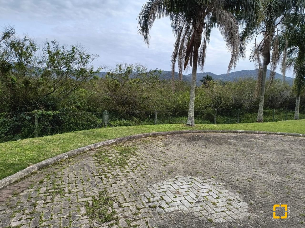 Terreno com 403m², no bairro Pântano do Sul em Florianópolis