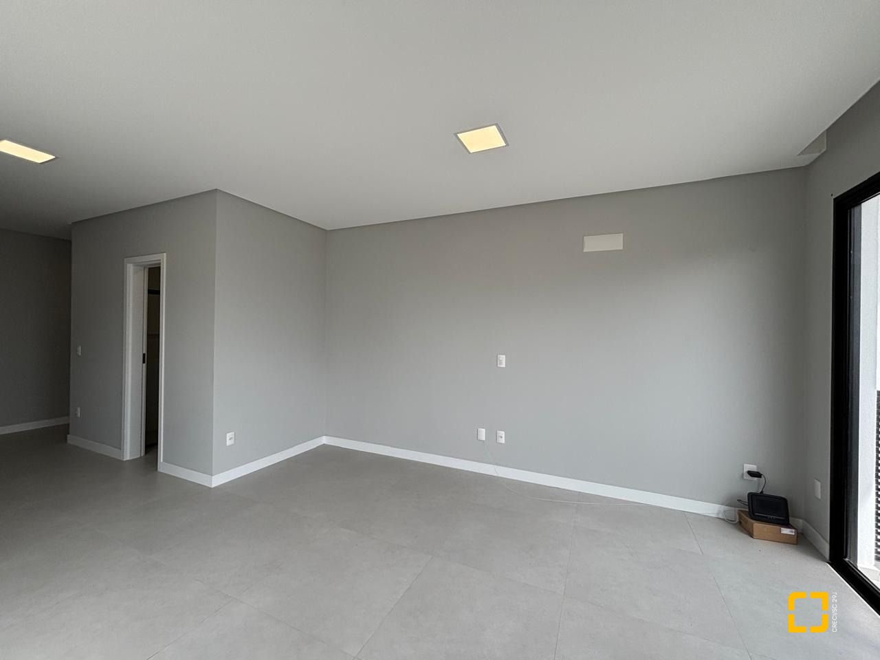 Studio com 75m², 1 quarto (sendo 1 suíte), 1 garagem, no bairro Coqueiros em Florianópolis