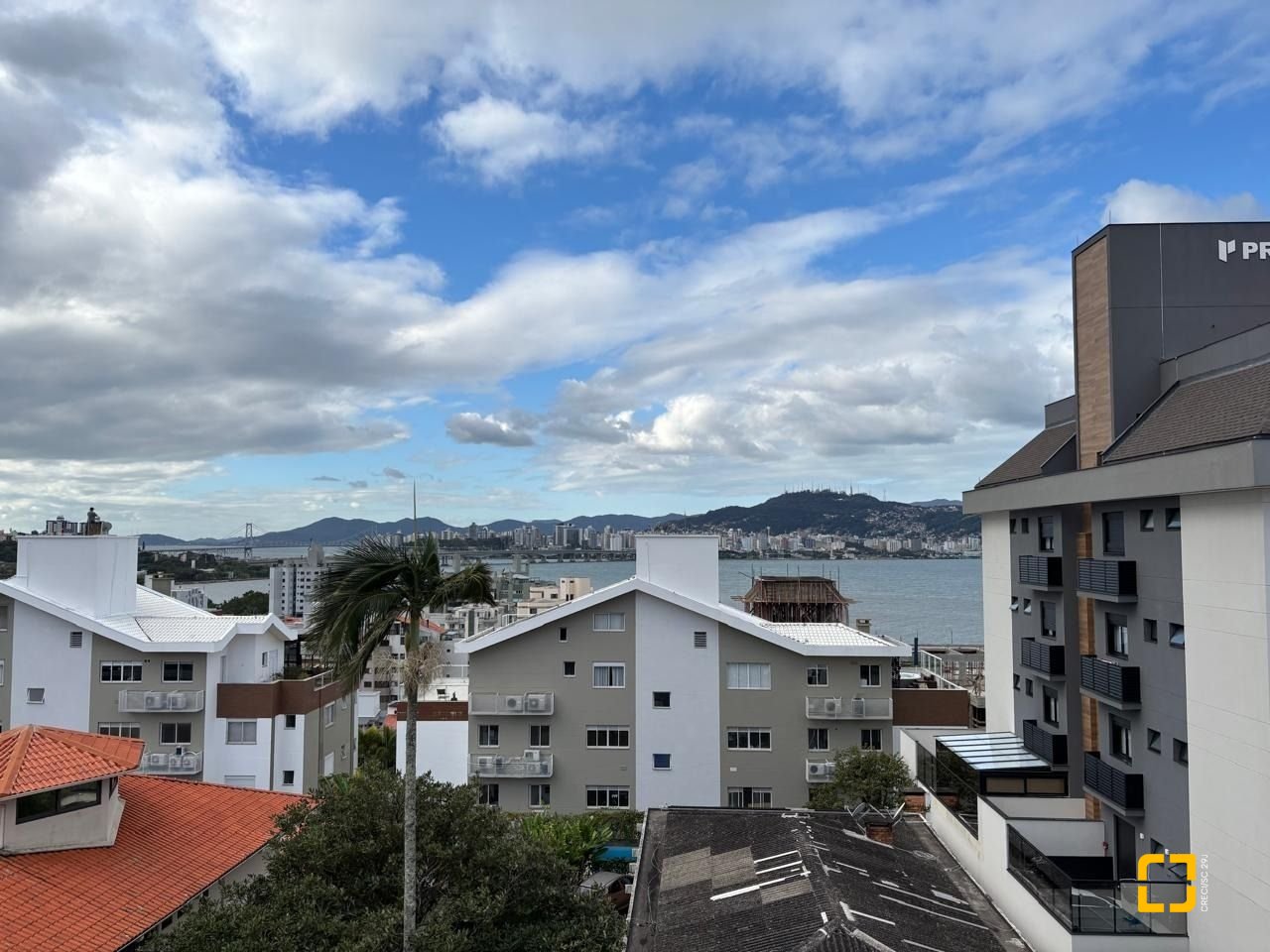 Studio com 75m², 1 quarto (sendo 1 suíte), 1 garagem, no bairro Coqueiros em Florianópolis
