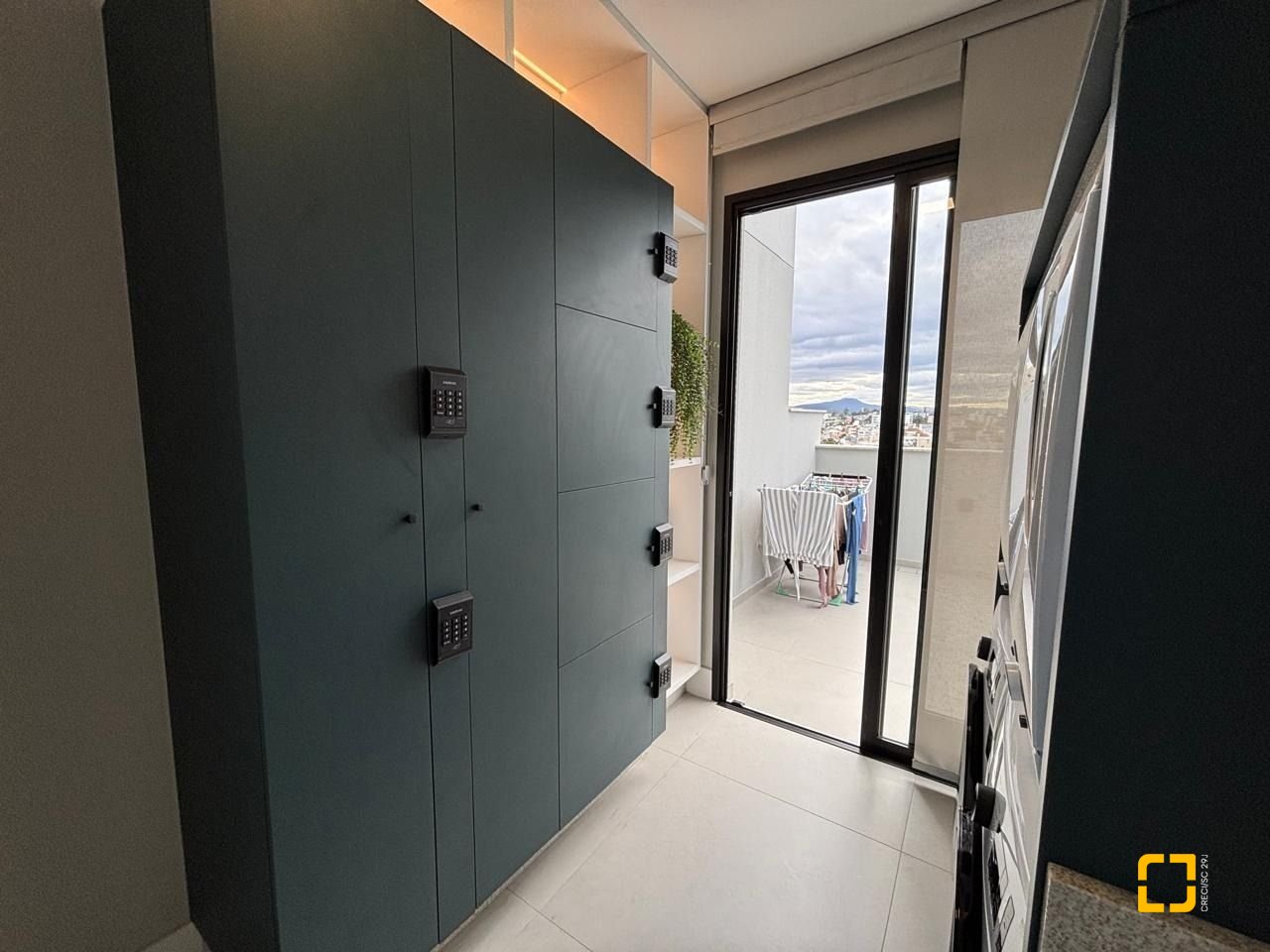 Studio com 75m², 1 quarto (sendo 1 suíte), 1 garagem, no bairro Coqueiros em Florianópolis