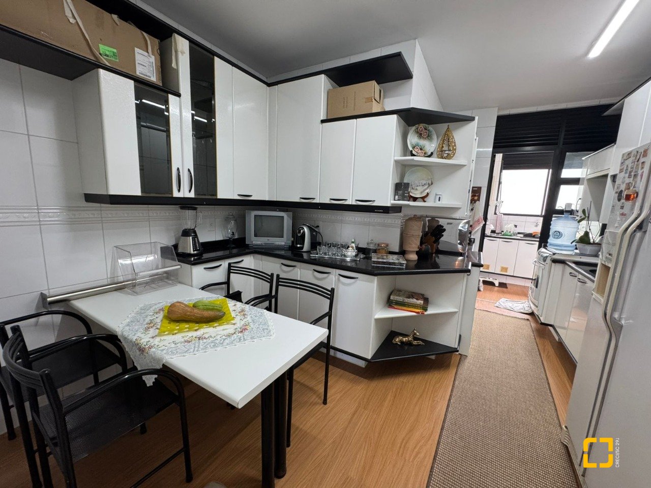 Cobertura com 418m², 3 quartos (sendo 3 suítes), 4 garagens, no bairro Centro em Florianópolis