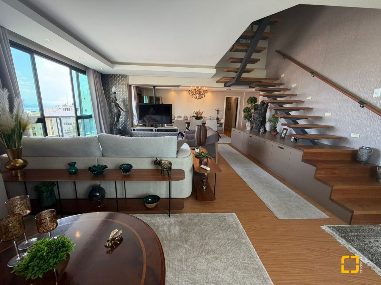 Cobertura com 418m², 3 quartos (sendo 3 suítes), 4 garagens, no bairro Centro em Florianópolis