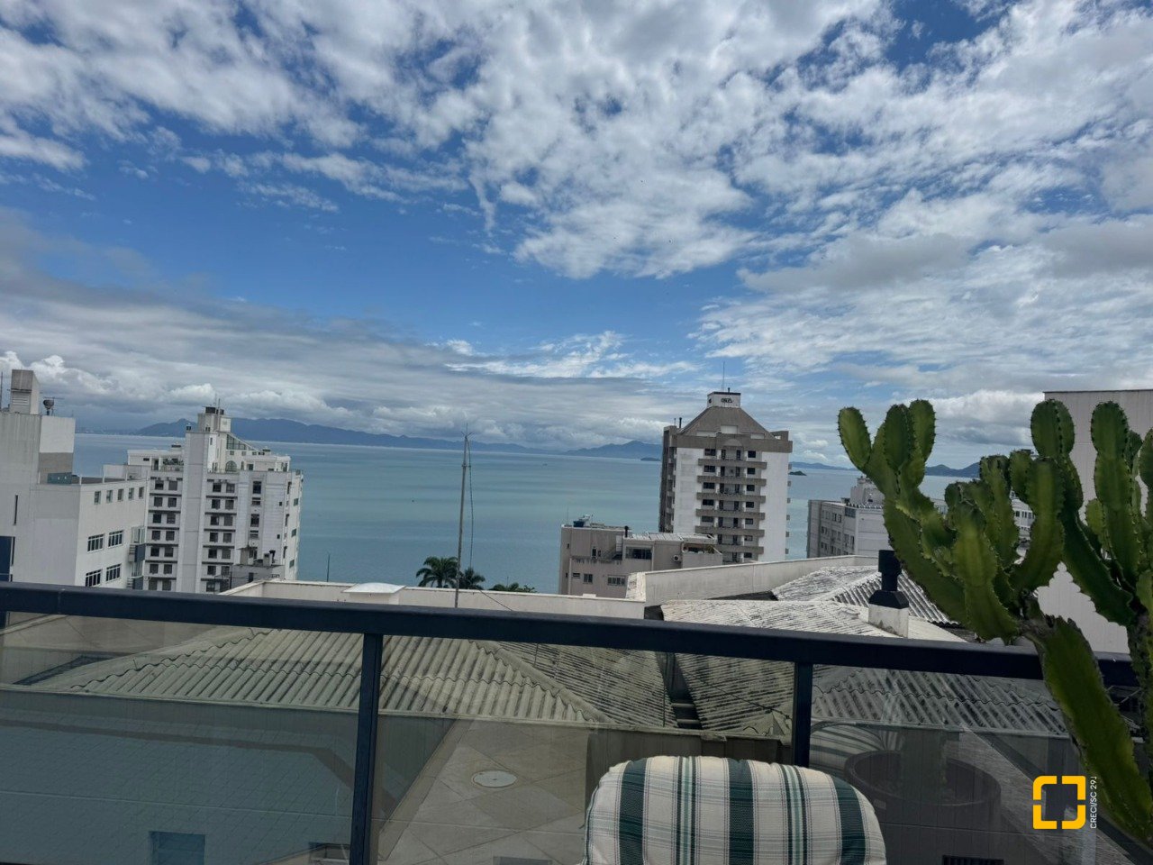 Cobertura com 418m², 3 quartos (sendo 3 suítes), 4 garagens, no bairro Centro em Florianópolis