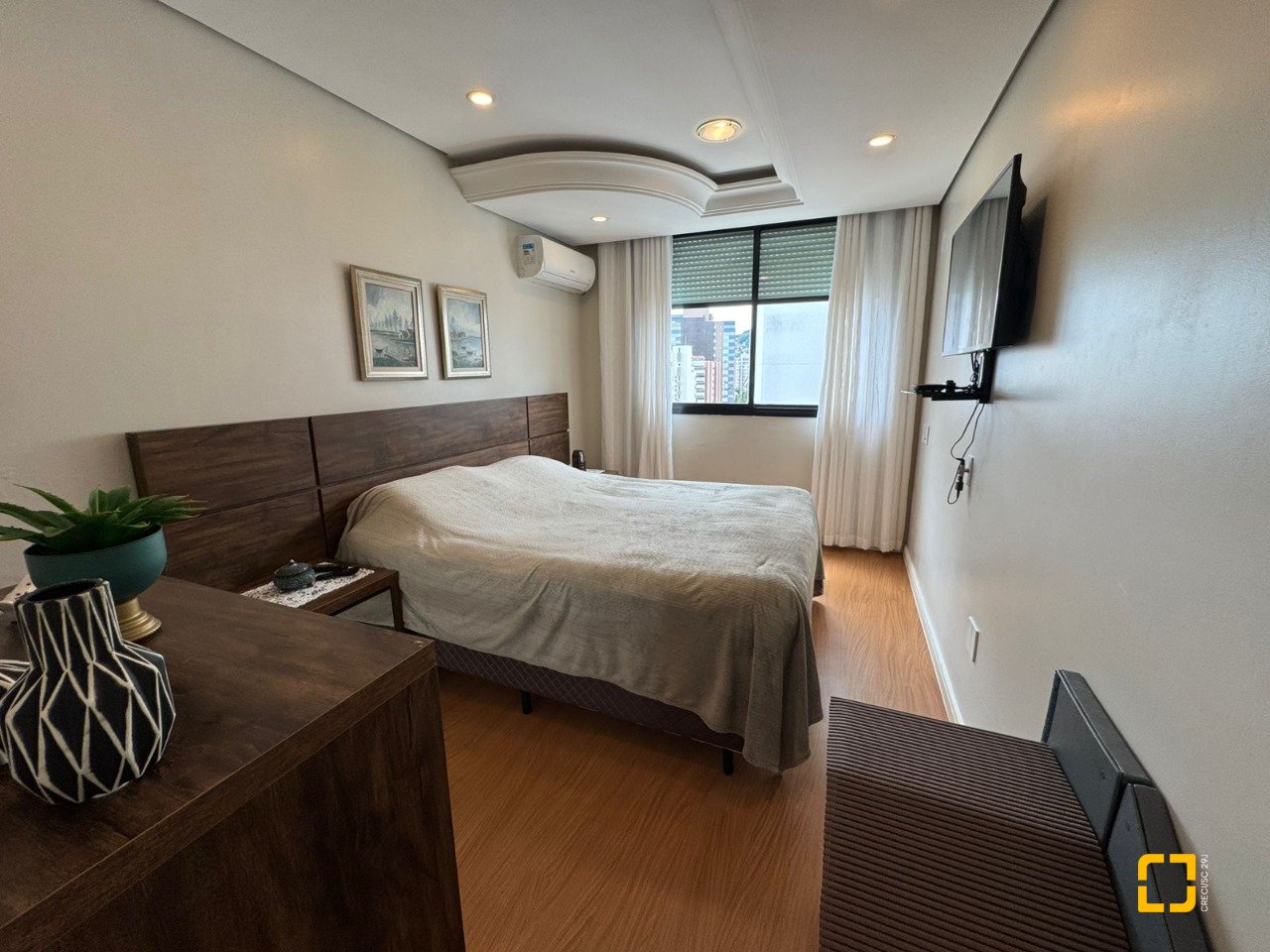 Cobertura com 418m², 3 quartos (sendo 3 suítes), 4 garagens, no bairro Centro em Florianópolis
