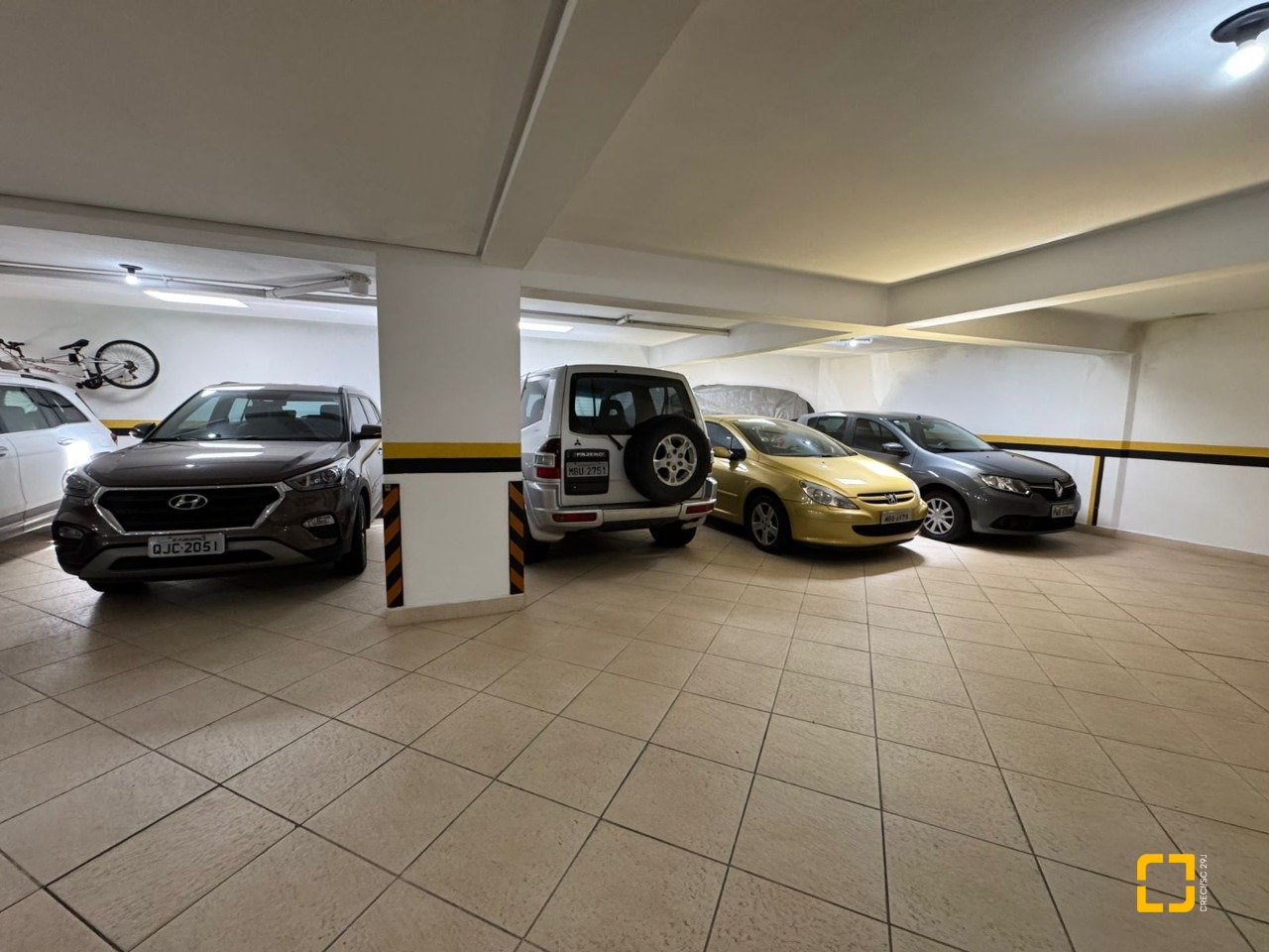 Cobertura com 418m², 3 quartos (sendo 3 suítes), 4 garagens, no bairro Centro em Florianópolis