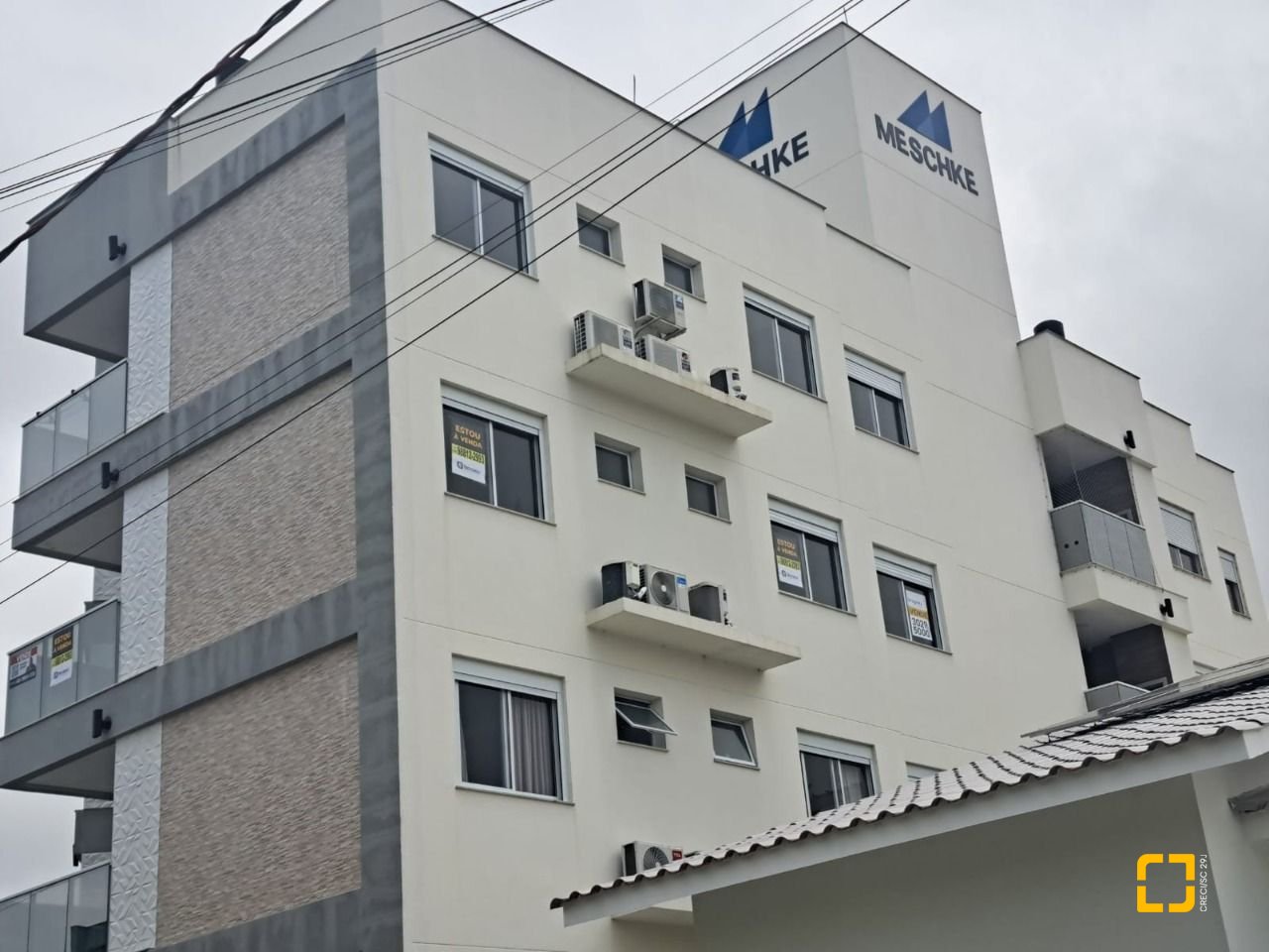 Apartamento com 69m², 3 quartos (sendo 2 suítes), 1 garagem, no bairro Palmas em Governador Celso Ramos