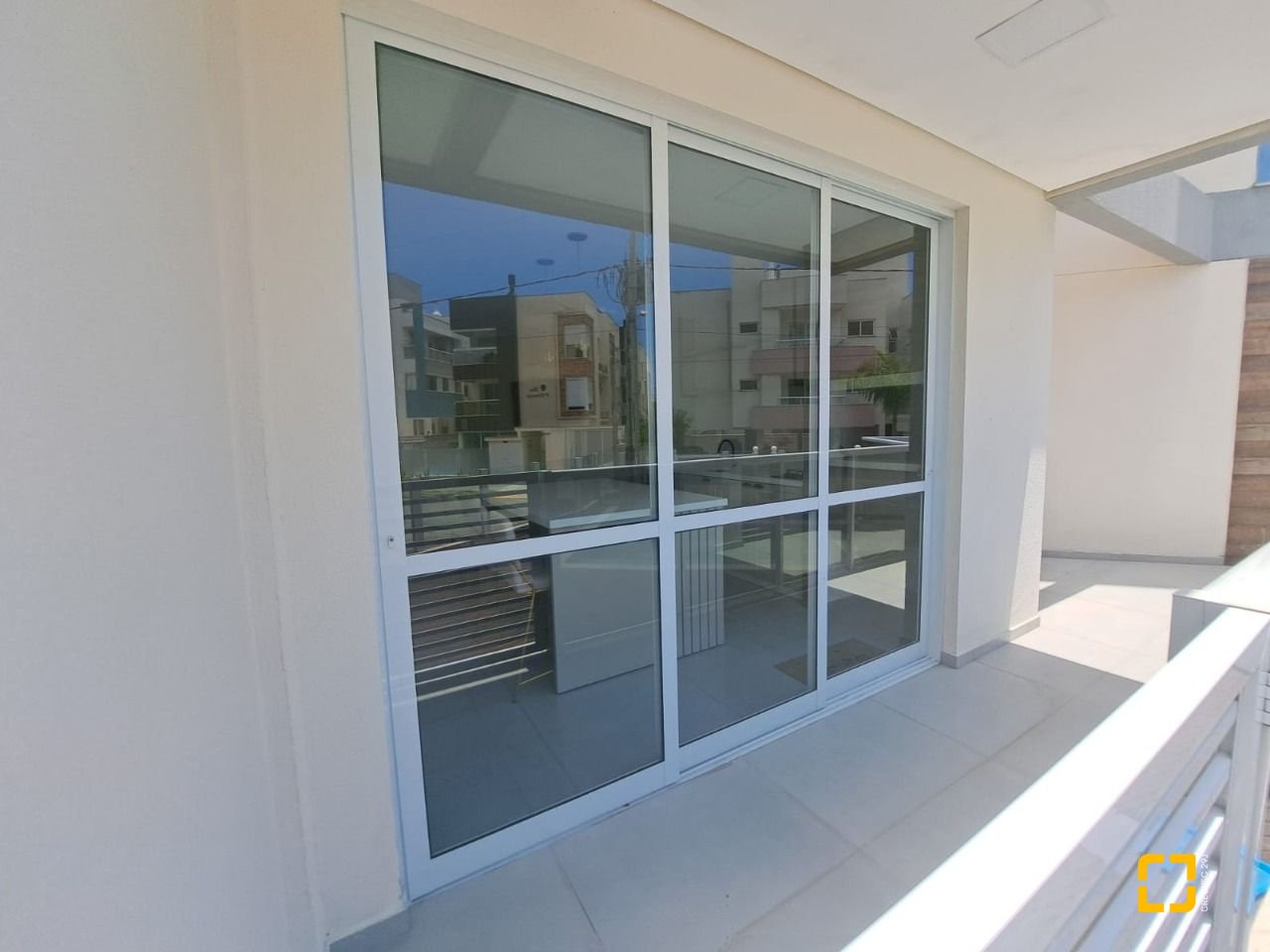 Apartamento com 69m², 3 quartos (sendo 2 suítes), 1 garagem, no bairro Palmas em Governador Celso Ramos