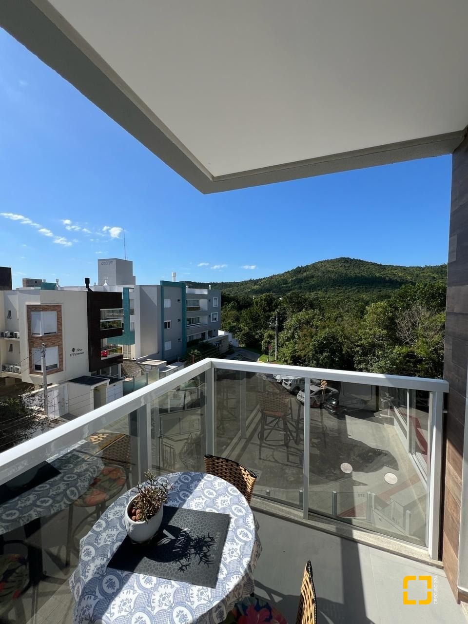 Apartamento com 69m², 3 quartos (sendo 2 suítes), 1 garagem, no bairro Palmas em Governador Celso Ramos