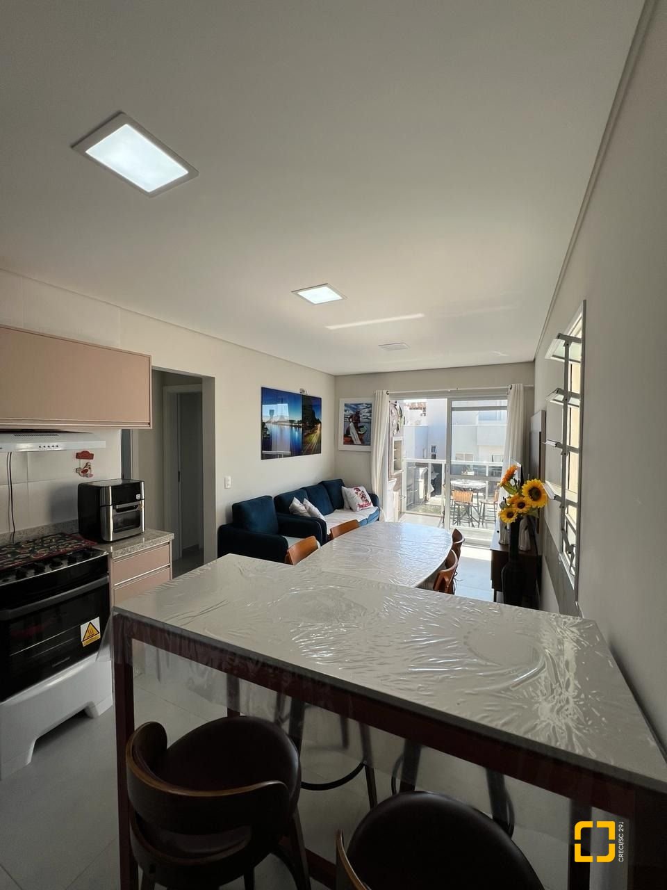 Apartamento com 69m², 3 quartos (sendo 2 suítes), 1 garagem, no bairro Palmas em Governador Celso Ramos
