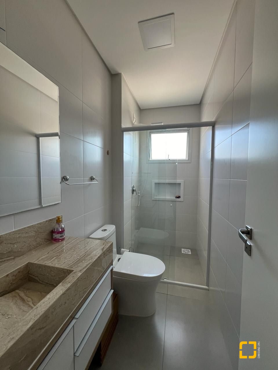 Apartamento com 69m², 3 quartos (sendo 2 suítes), 1 garagem, no bairro Palmas em Governador Celso Ramos