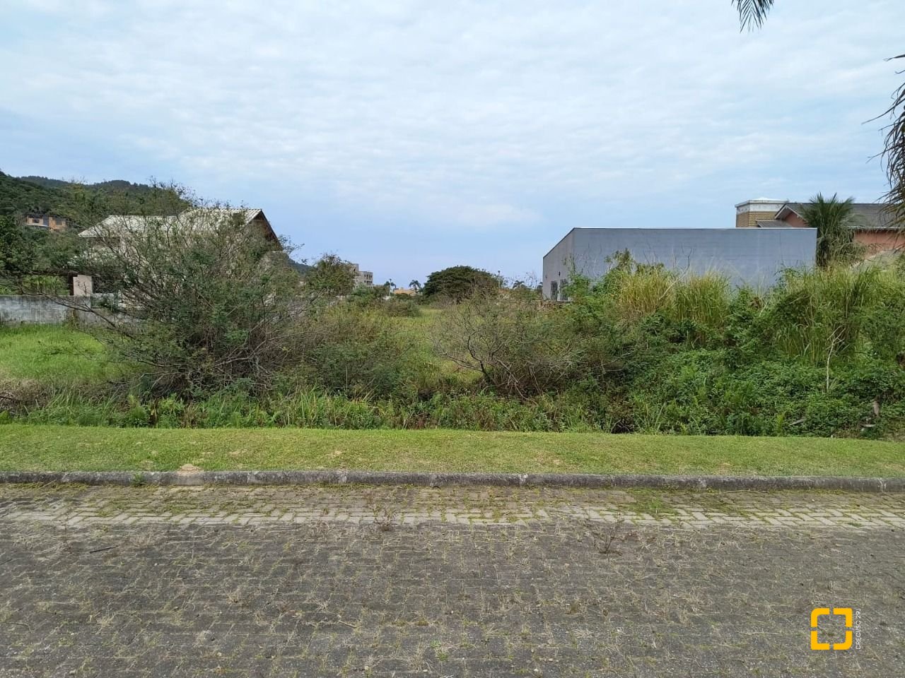 Terreno com 401m², no bairro Pântano do Sul em Florianópolis