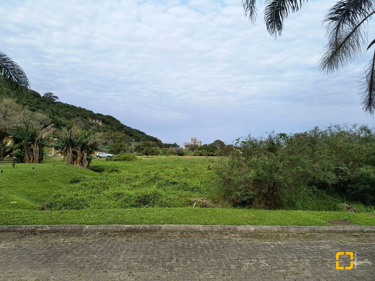 Terreno com 401m², no bairro Pântano do Sul em Florianópolis