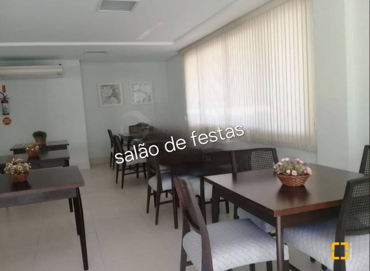 Apartamento com 75m², 3 quartos (sendo 1 suíte), 2 garagens, no bairro Centro em Florianópolis