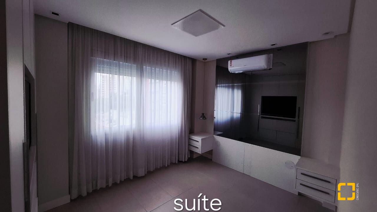 Apartamento com 75m², 3 quartos (sendo 1 suíte), 2 garagens, no bairro Centro em Florianópolis
