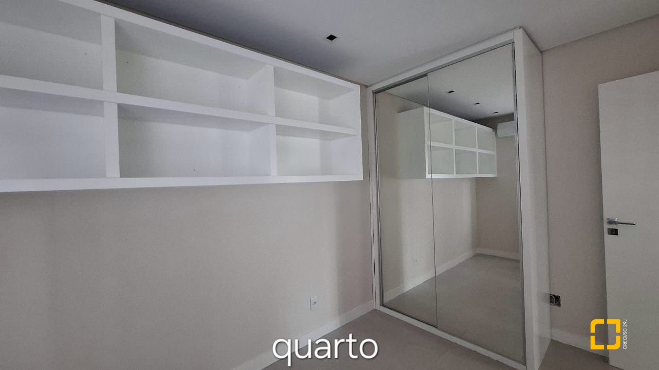 Apartamento com 75m², 3 quartos (sendo 1 suíte), 2 garagens, no bairro Centro em Florianópolis