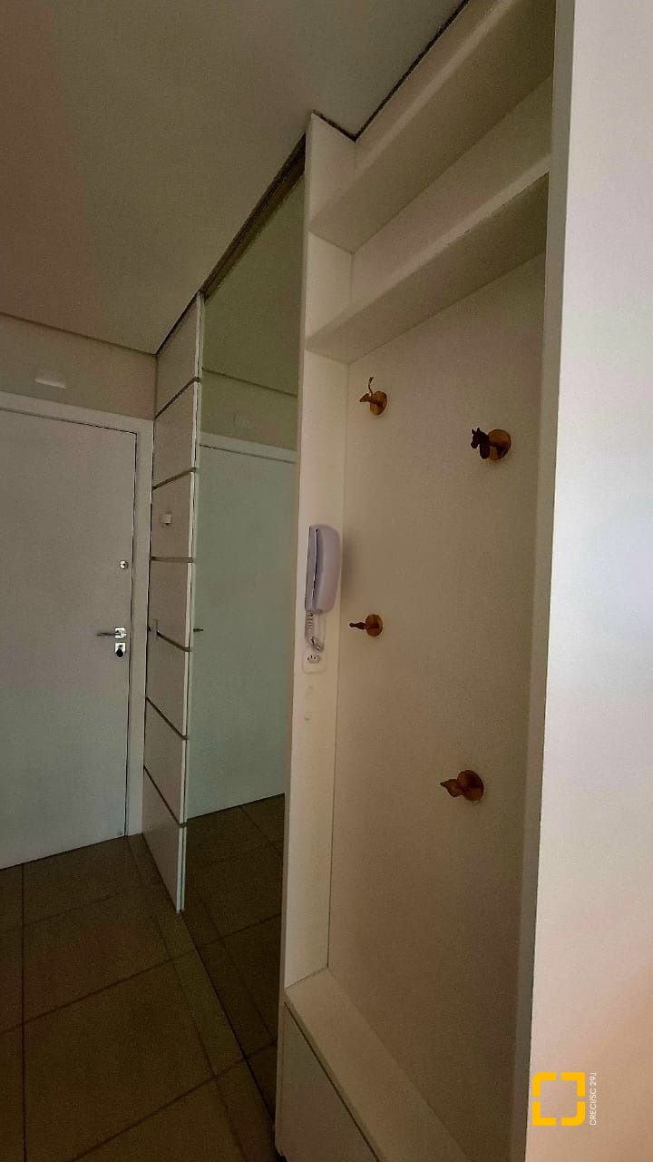 Apartamento com 75m², 3 quartos (sendo 1 suíte), 2 garagens, no bairro Centro em Florianópolis