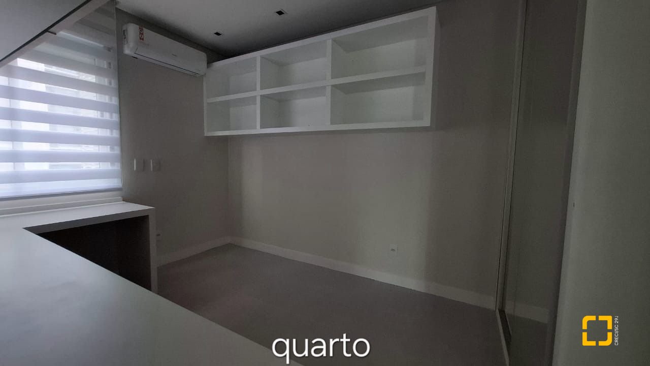 Apartamento com 75m², 3 quartos (sendo 1 suíte), 2 garagens, no bairro Centro em Florianópolis