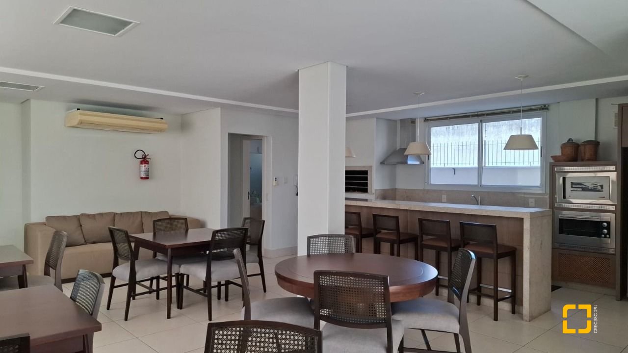 Apartamento com 75m², 3 quartos (sendo 1 suíte), 2 garagens, no bairro Centro em Florianópolis