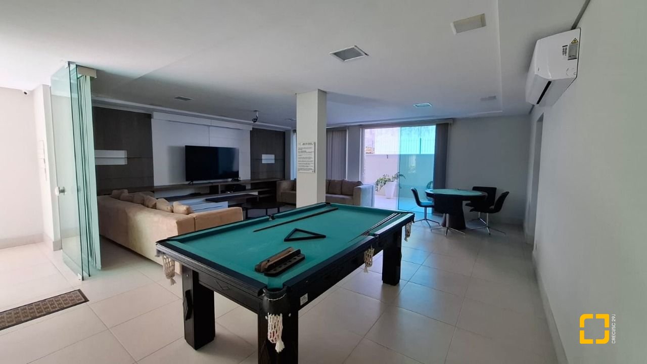 Apartamento com 75m², 3 quartos (sendo 1 suíte), 2 garagens, no bairro Centro em Florianópolis